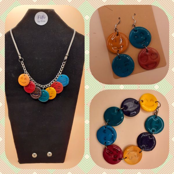 Emoji jewellery set