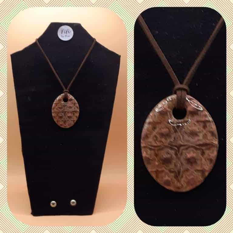 Burgundy shimmer pendant