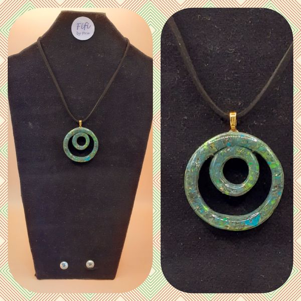 Green concentric circles