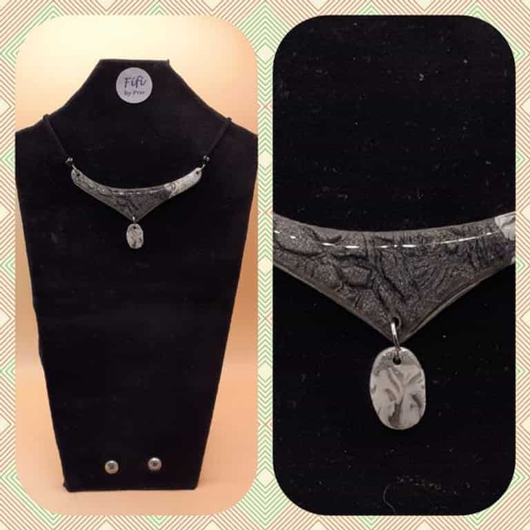 Grey marbled collar
