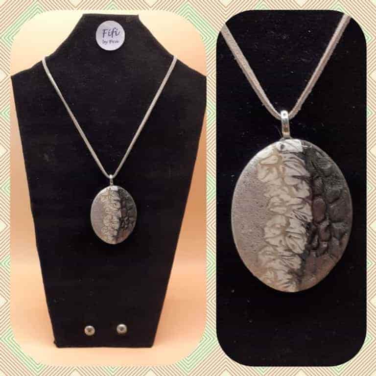 Grey marbled oval
