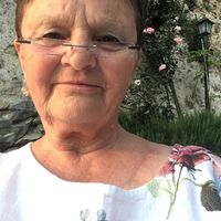Bev Parker owner of Cum-bye Arts