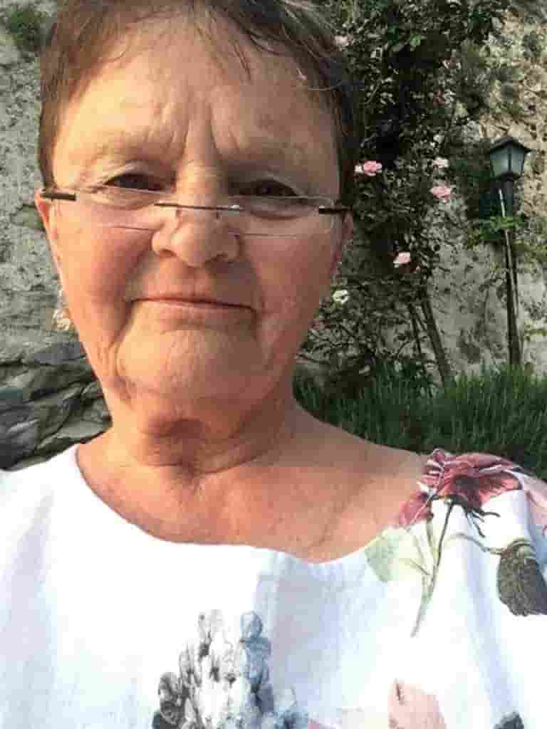 Bev Parker owner of Cum-bye Arts