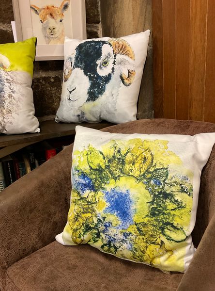 Seedhead design on cushion 