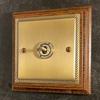GFP102- Georgian Flat Plate Single Toggle Switch 2 Way