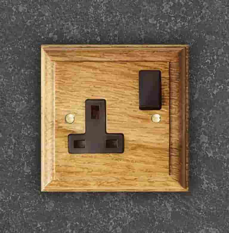 Heritage single 13A switched socket