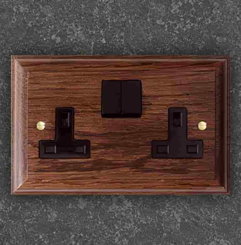 Heritage twin 13A switched socket
