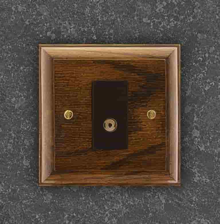 Heritage single co-axial socket